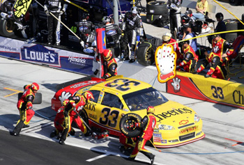 The Helping Hands crew for Clint Bowyer’s #33 Cheerios/Hamburger Helper Chevrolet, delivers a quick hit of E15 racing fuel at the 2011 NASCAR Sprint Cup Daytona 500 in February.   Photo courtesy of Richard Childress Racing.